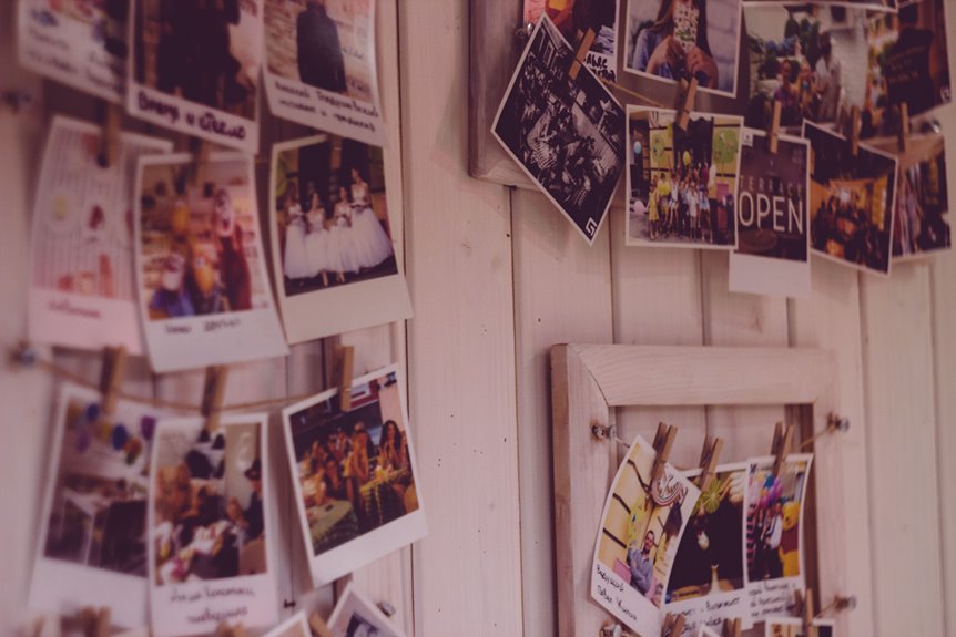 electronic picture frames display digital photos